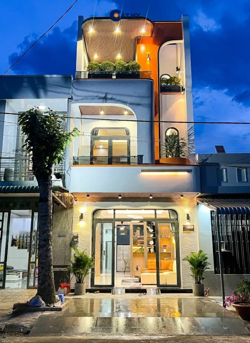 T's House - 5x17m
